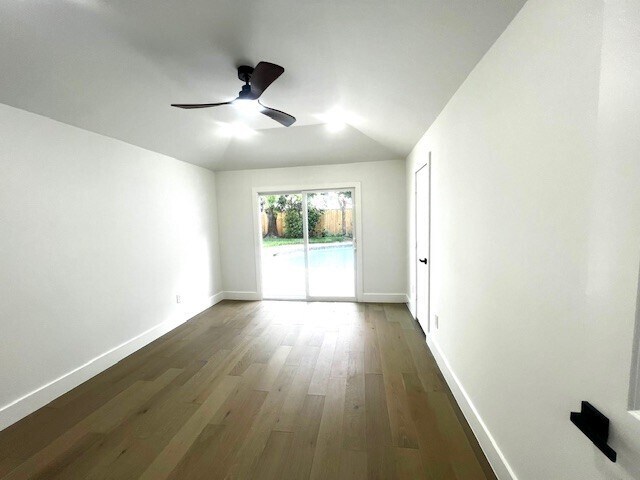 Building Photo - 12318 Queensbury Ln