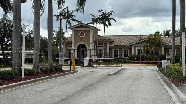 Building Photo - 5866 Hampton Hills Blvd