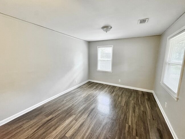 Building Photo - 3148 St Charles Dr