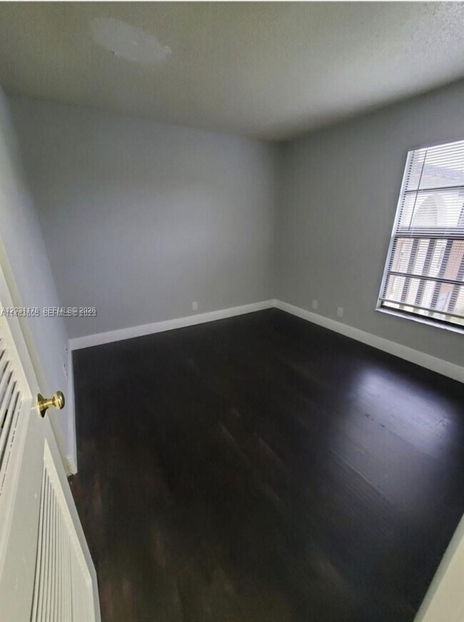Building Photo - 3006 Coral Ridge Dr