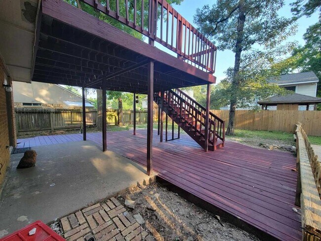 Building Photo - 3222 River Valley Dr
