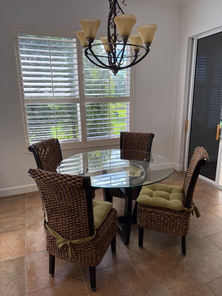 Building Photo - 10228 Silverado Cir