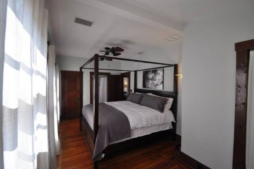 Building Photo - 408 NE 3rd Ave