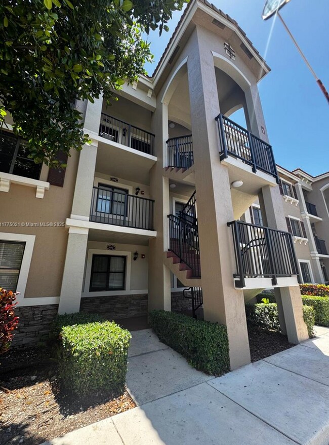 Primary Photo - Beautiful 2/2 apartment