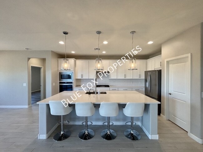 Building Photo - 5536 W Lazy Farm Dr