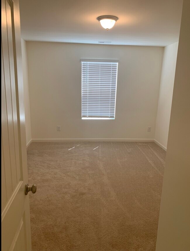 Building Photo - 3512 Slippery Elm Dr