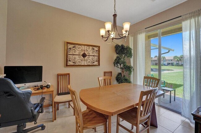 Building Photo - 254 River Bluff Ln