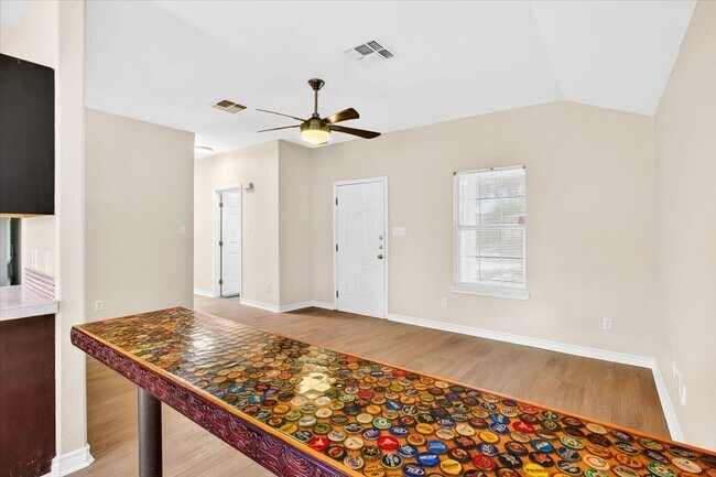 Building Photo - 3726 Sunnyville Dr