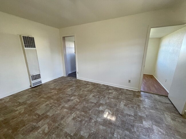 Building Photo - Cozy One Bedroom Home