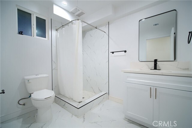 Building Photo - 801 E 84th Pl