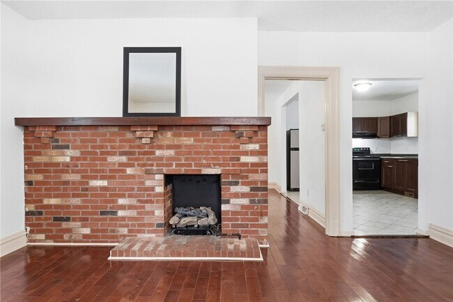 Building Photo - 112 De Witt Street Unit