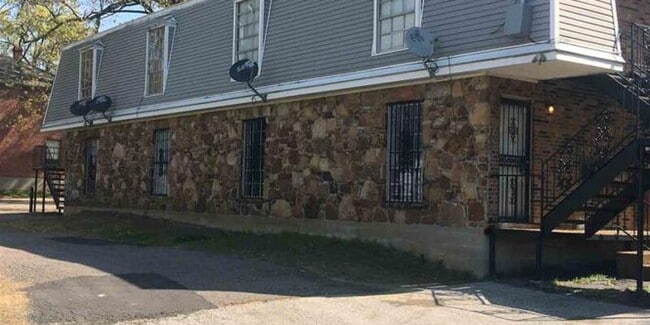 Primary Photo - 230 Cochran St