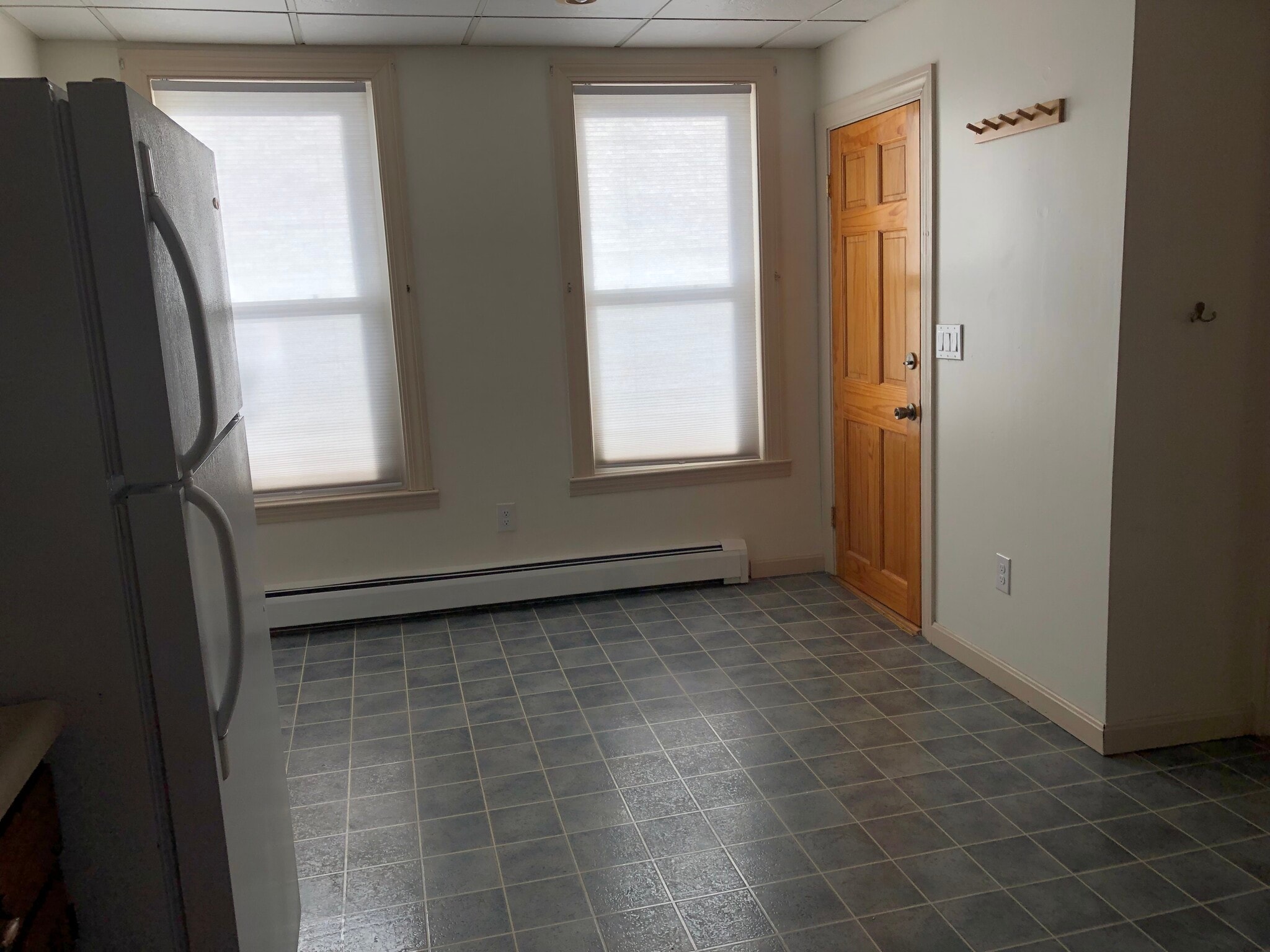 Building Photo - 250 Bartlett St