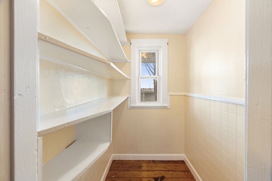 Building Photo - 60 Percival St