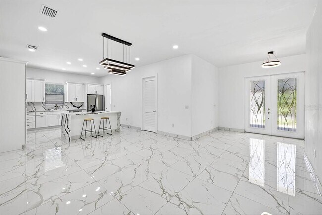 Building Photo - 216 N Glen Arven Ave