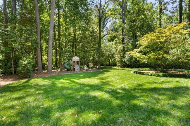 Building Photo - 4770 Chatworth Ct NE