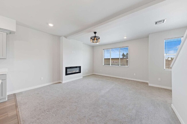 Building Photo - Newly Constructed 3 bedroom, 2.5 Bathroom home with luxury finishes!