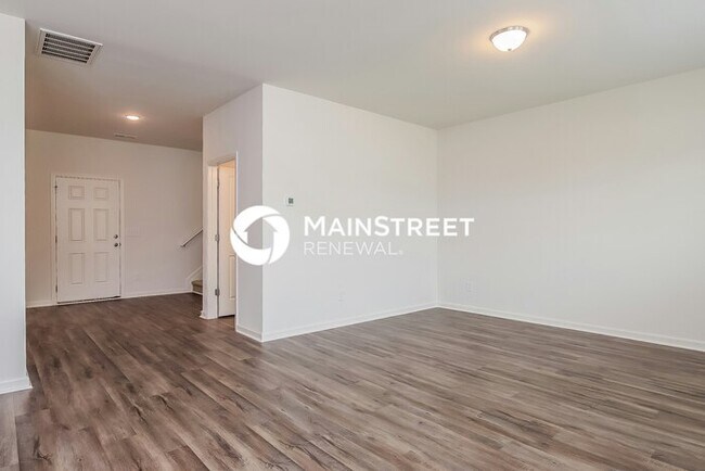 Building Photo - 4 Bedroom Pet-Friendly Home in Zebulon, NC with Main Street Renewal