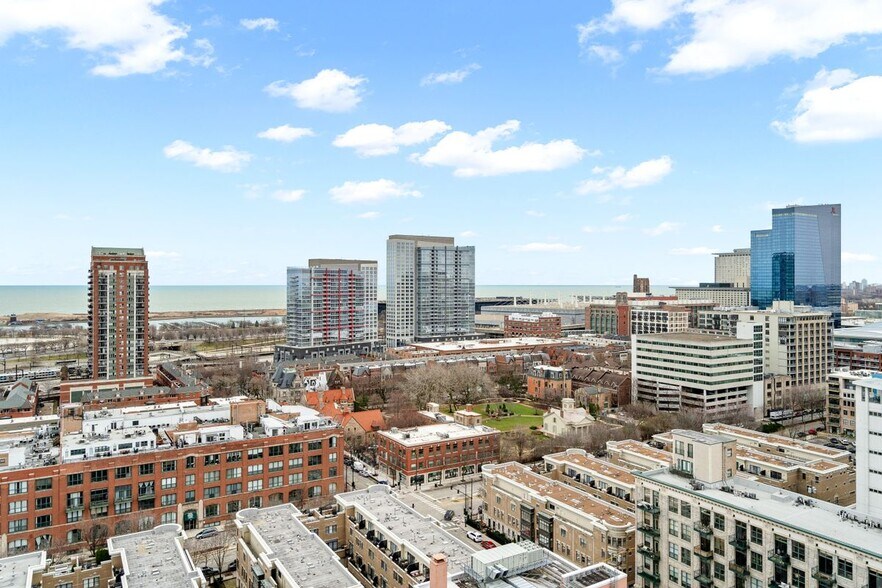 Building Photo - 1720 S Michigan Ave