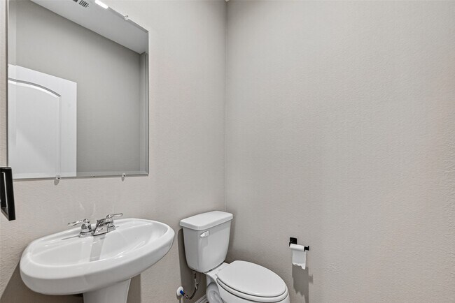 Building Photo - 14529 Lily Plns Dr