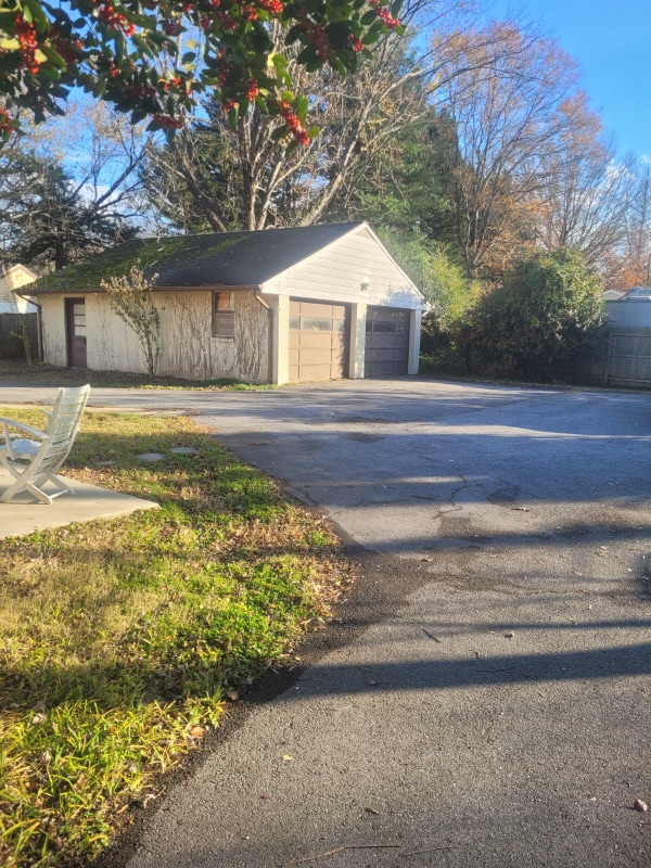 Building Photo - 10926 Riverview Rd