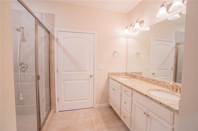 Building Photo - 2420 Boxwalking Ct