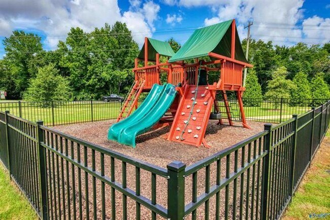 Building Photo - 124 Oak Fletcher Dr