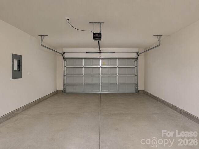 Building Photo - 3003 Cres Lk Ln