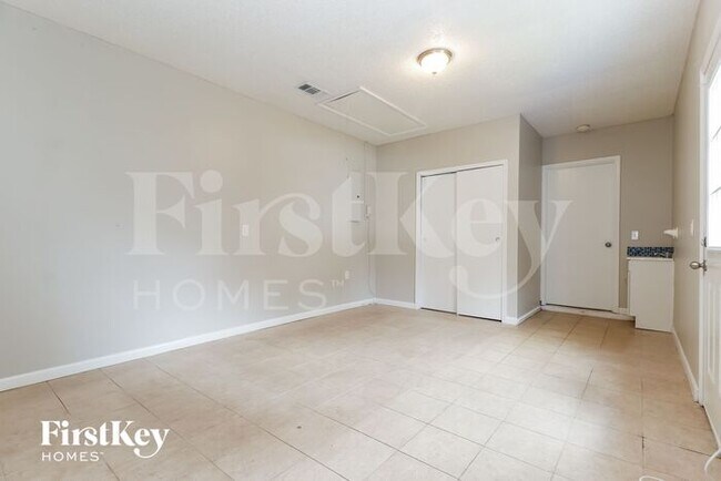 Building Photo - 1007 Park St