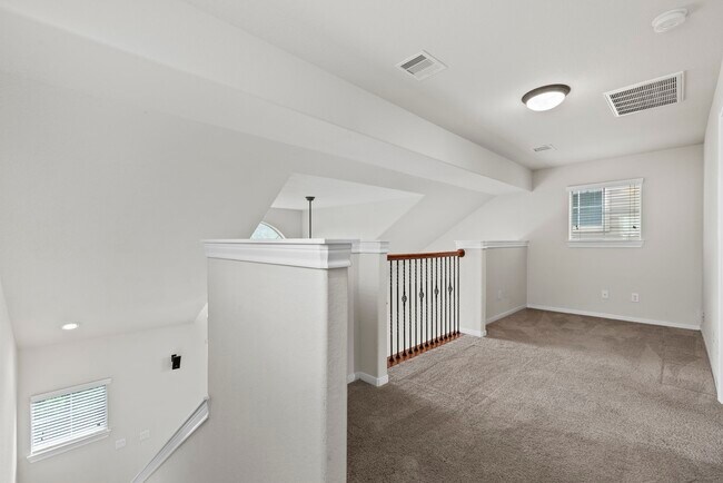 Building Photo - 3334 Clearview Villa Way