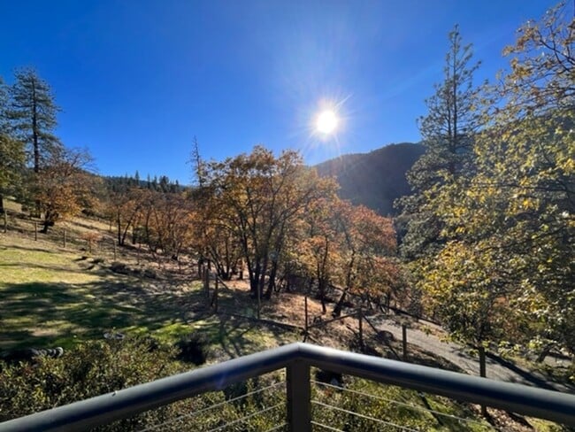 Building Photo - STUNNING VIEWS from this 3 bedroom, 2 bath home | Available February