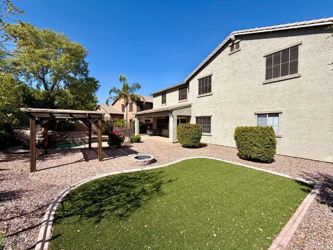 Building Photo - 6250 S Rochester Dr