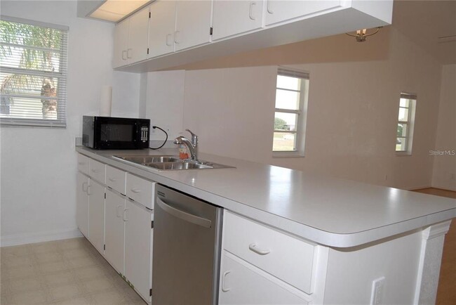 Building Photo - 1512 Rio De Janeiro Ave