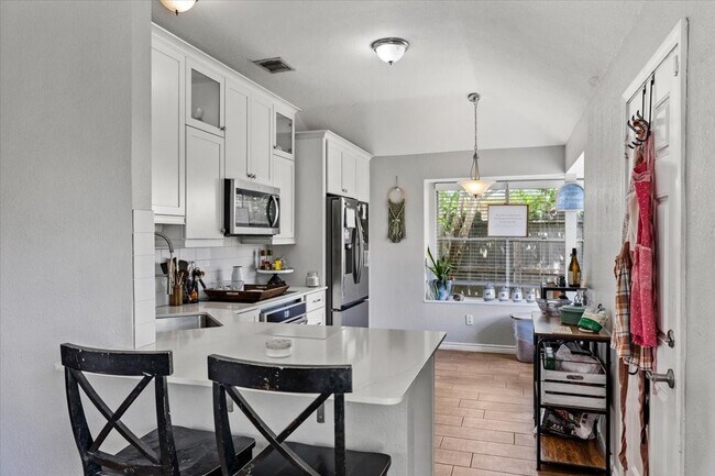 Building Photo - 5213 Winding Brook Dr