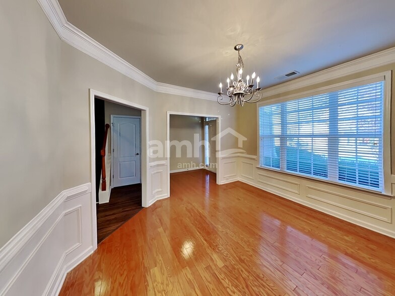 Building Photo - 5177 Rosewood Pl