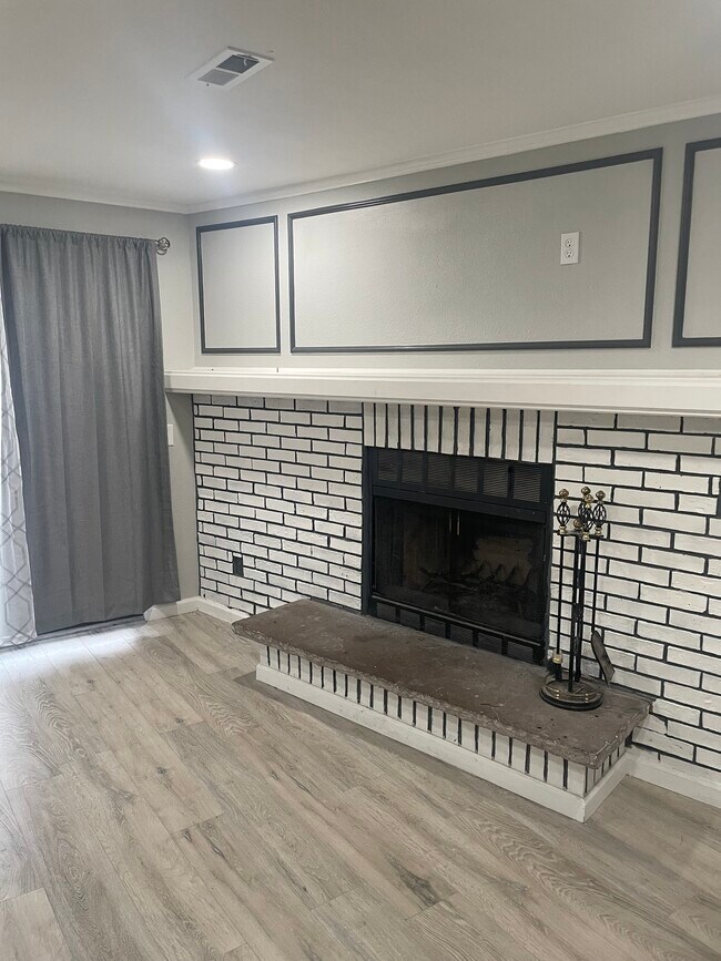 Building Photo - 497 S Memphis Way