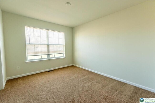 Building Photo - 955 King Way