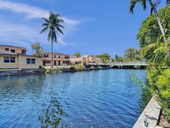 Building Photo - 210 NE 85th St