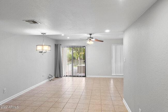 Building Photo - 885 N Granite Reef Rd