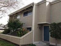Building Photo - 802 Juno Ln