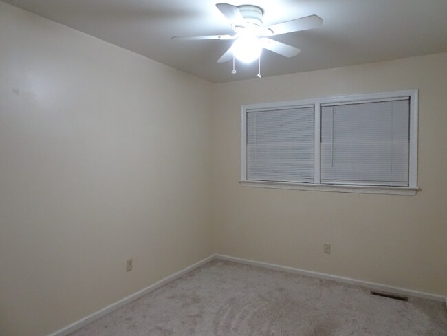 Building Photo - 375 Circuit Ln