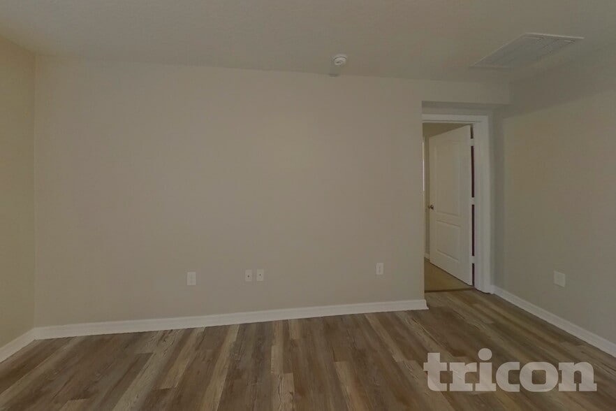 Building Photo - 2244 Gladiolus Ln
