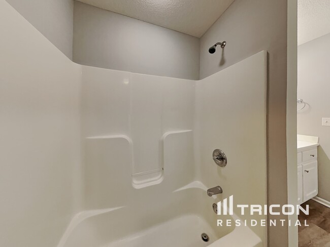 Building Photo - 225 Joes Ct