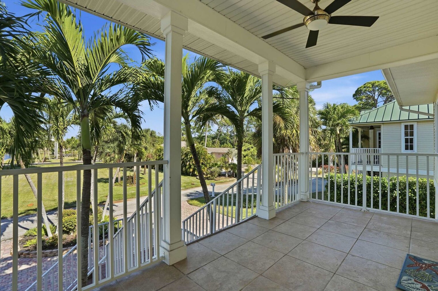 Building Photo - 3011 Pine Tree Dr