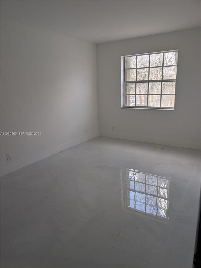 Building Photo - 301 SW 86th Ave