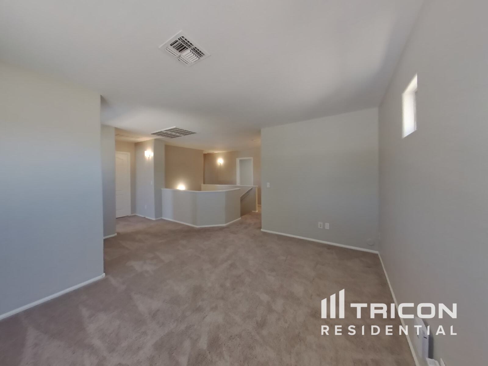 Building Photo - 655 E Lovegrass Dr