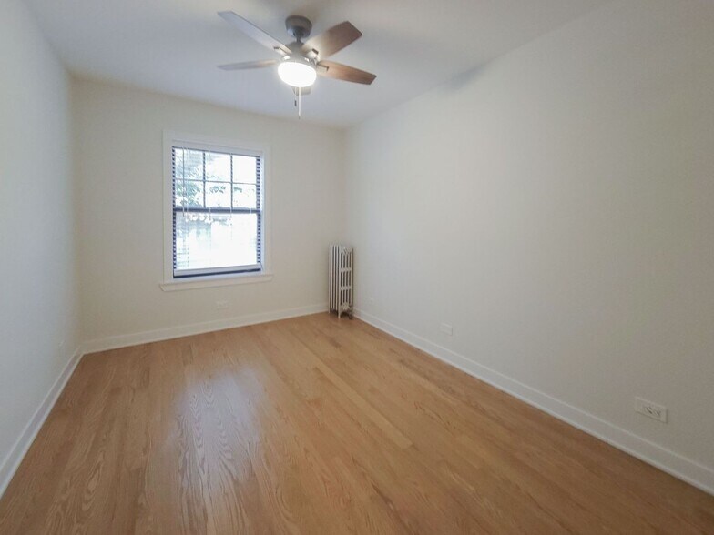 Building Photo - 4513 N Paulina St