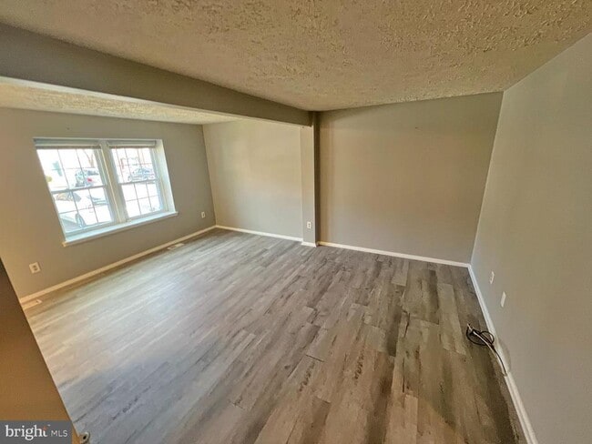 Building Photo - 8104 Willowdale Ct
