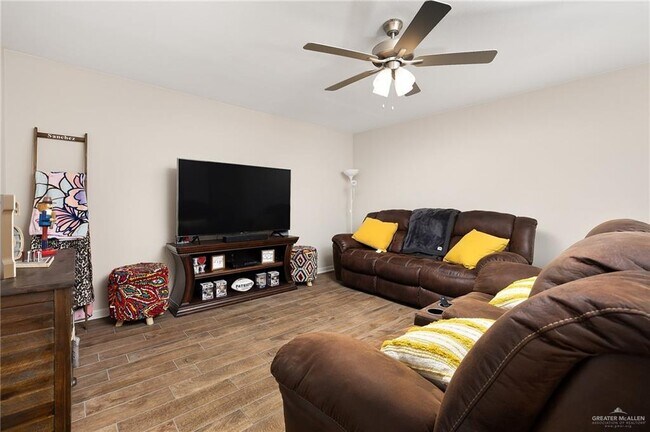 Building Photo - 3226 El Paso Dr