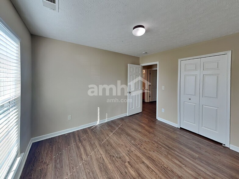 Building Photo - 2517 Kanlow Dr